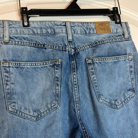 KOAJ BASIC 90S HIGH RISE STRAIGHT LEG MEDIUM WASH JEANS - 10 - Picture 4 of 6